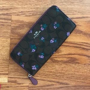 COPY - Coach Slim Zip Wallet Signature C Ranch Floral NWT